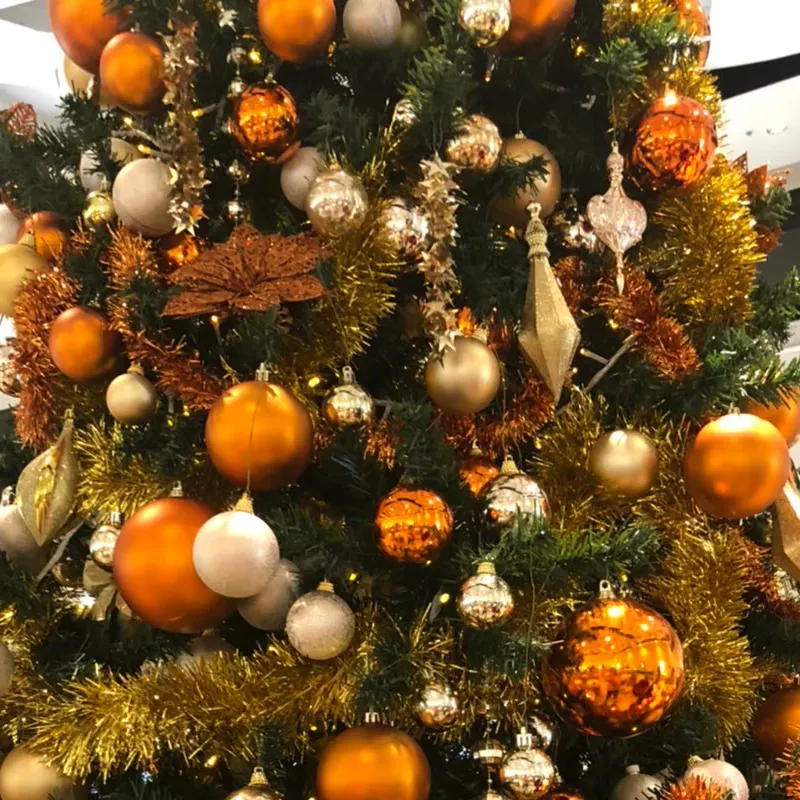 オレンジのクリスマスツリー装飾