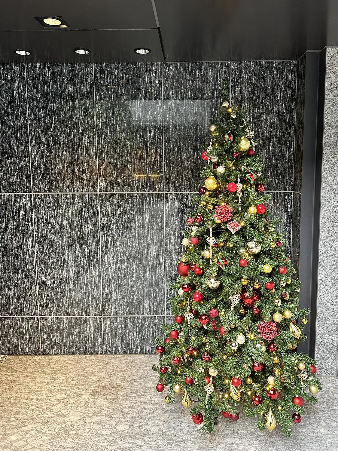 店舗向けサイズのクリスマスツリー