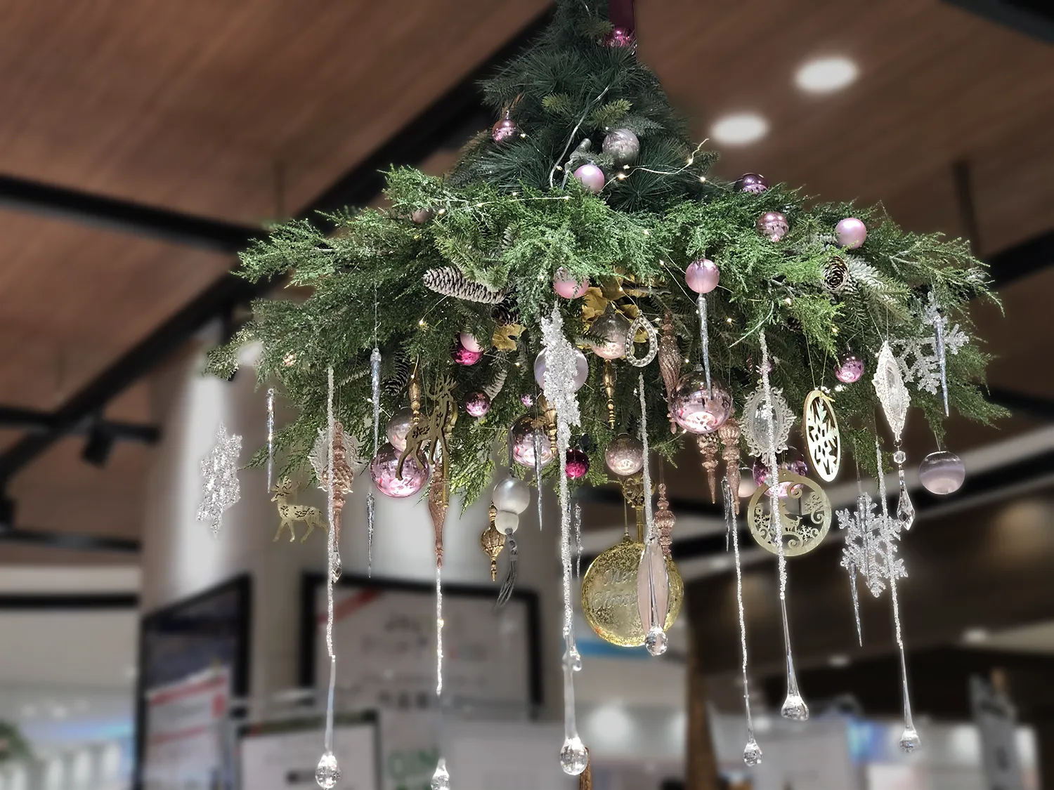 クリスマスの吊り装飾