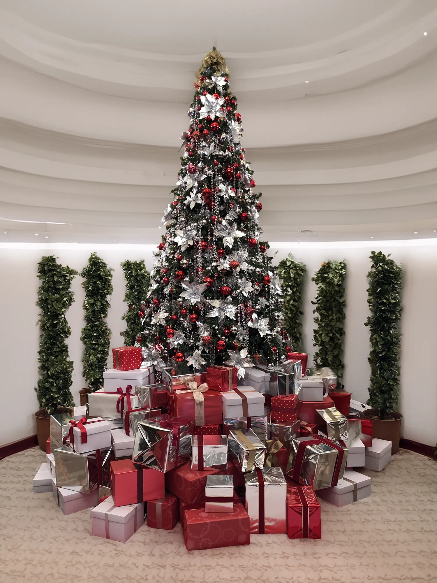 大型クリスマスツリー
